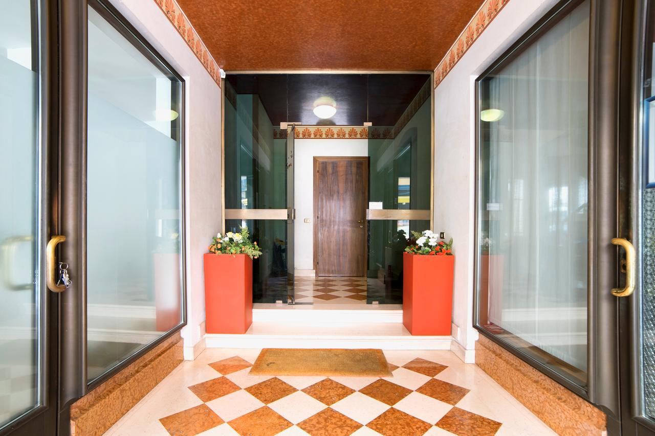 Holiday Treviso Suite Venezia Zewnętrze zdjęcie